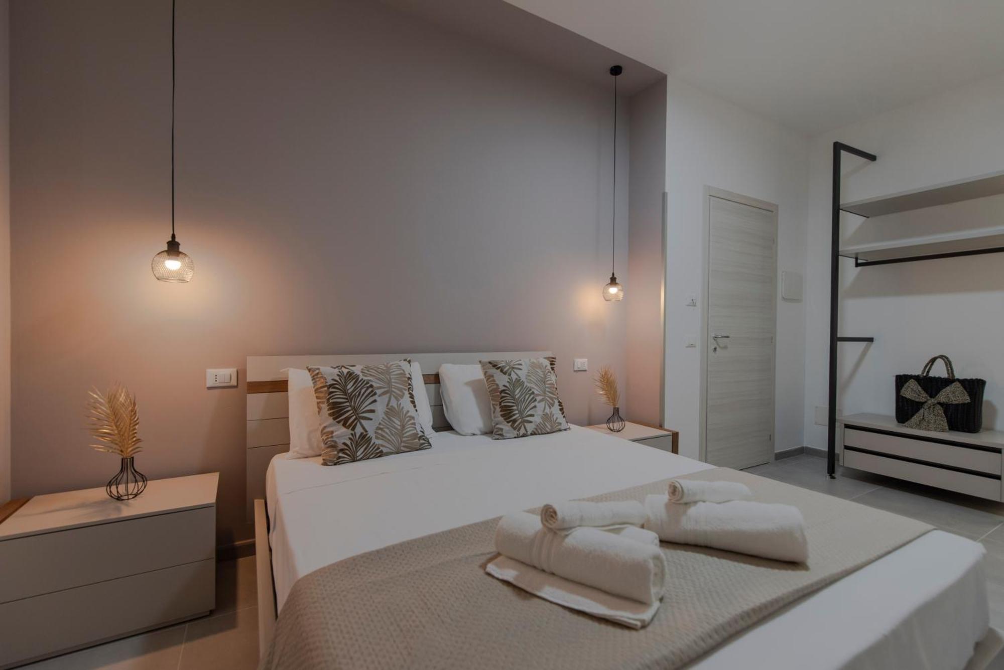 Bed And Breakfast Da Francesca 卡斯泰卢佐 外观 照片
