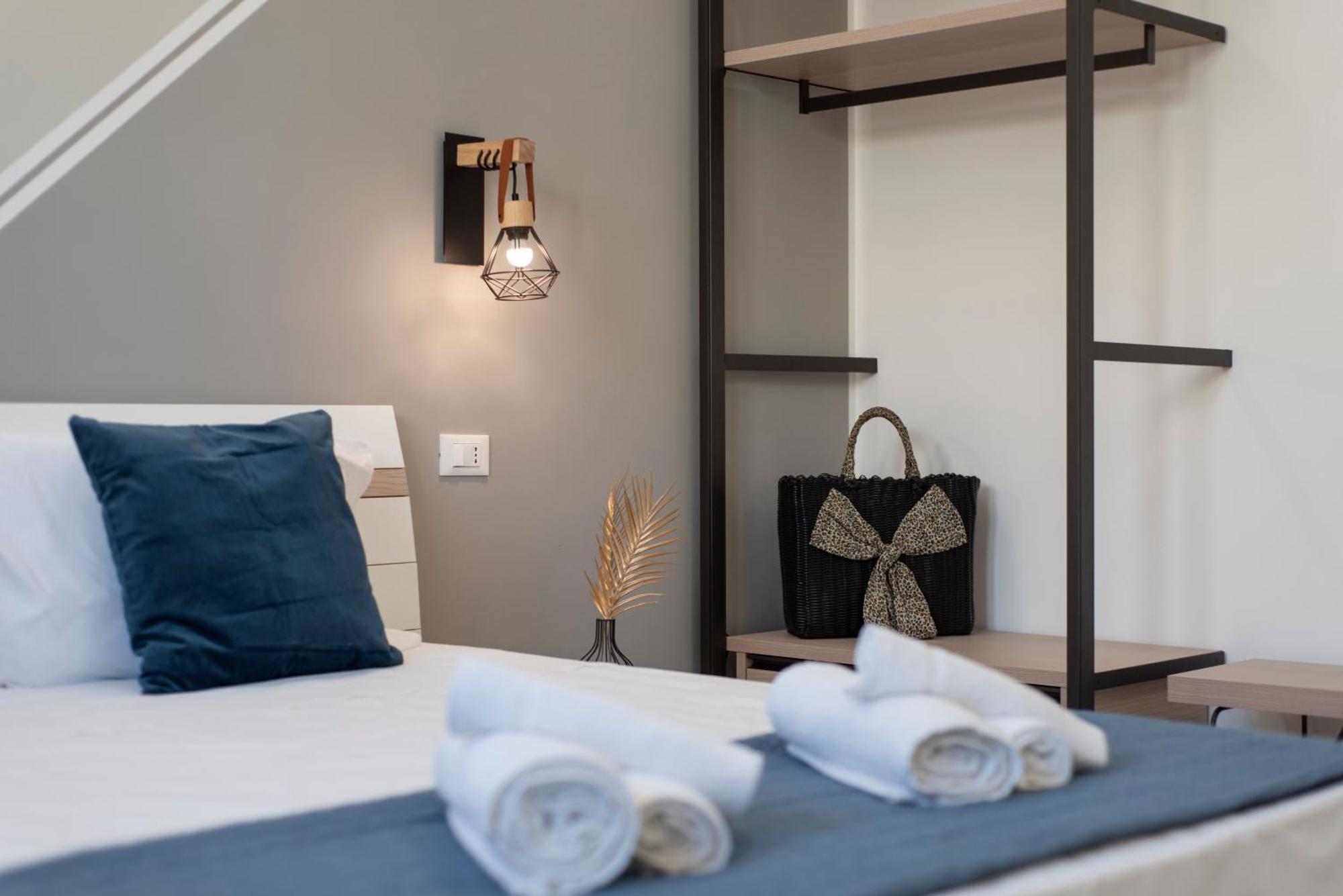 Bed And Breakfast Da Francesca 卡斯泰卢佐 外观 照片