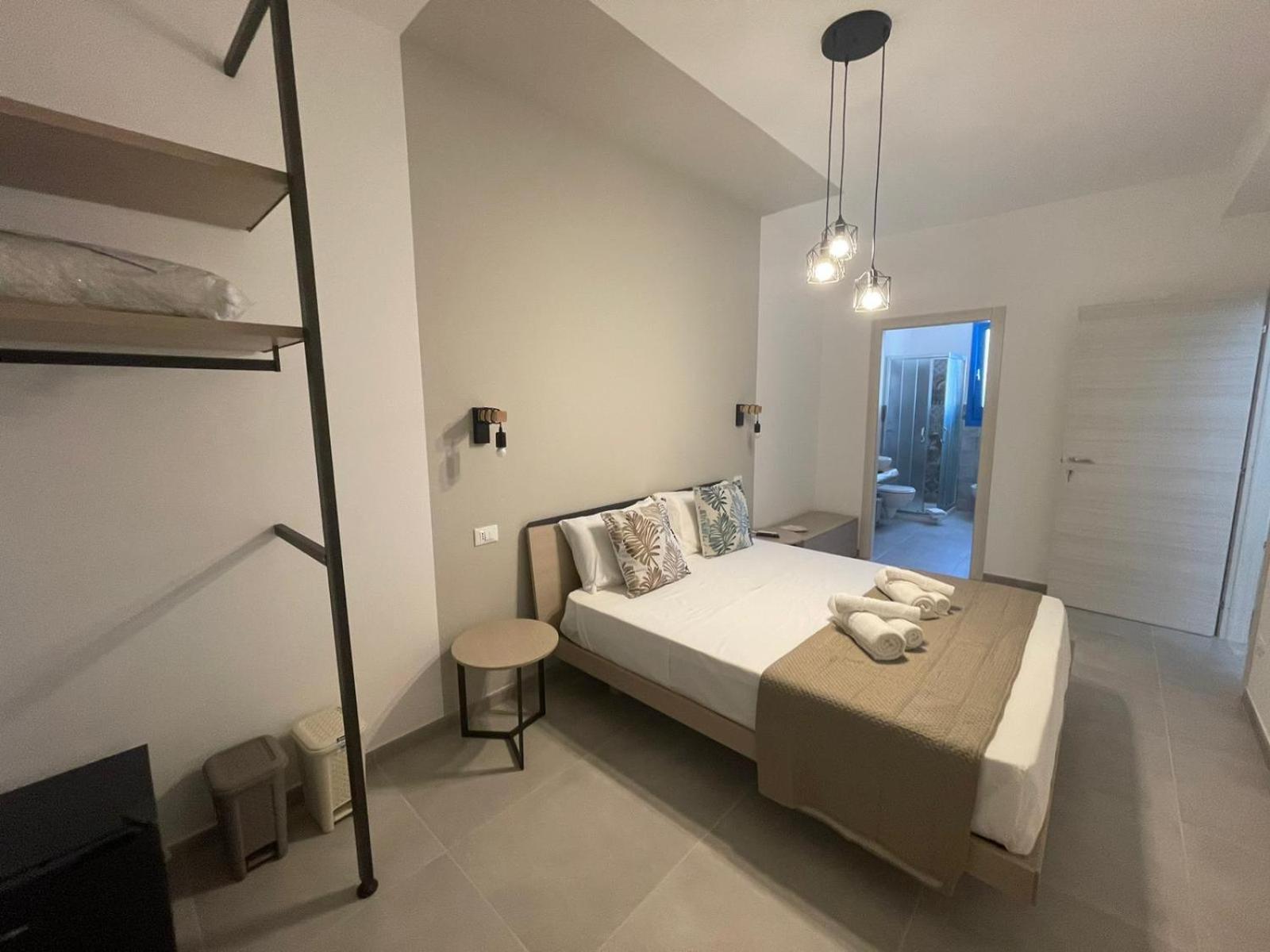 Bed And Breakfast Da Francesca 卡斯泰卢佐 外观 照片